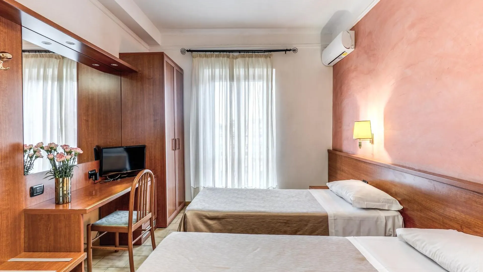Hotel Millerose Róma 0*,  Olaszország